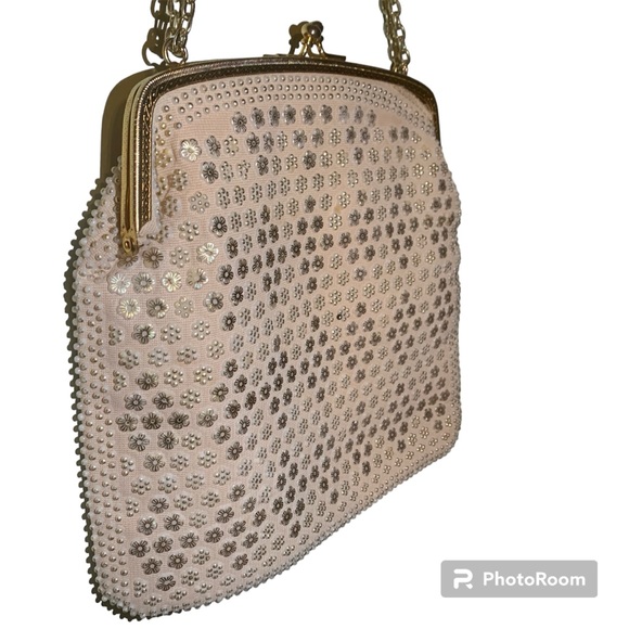 Vintage Cream And Gold Tone Mini Clutch Party Event Kiss Lock Chain Purse - Picture 2 of 8